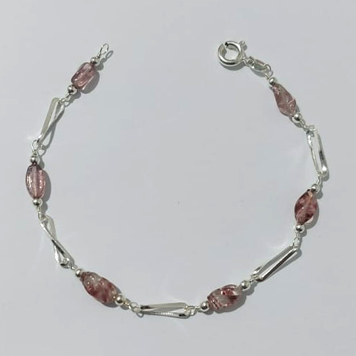 PULSEIRA FOLHEADA A PRATA COM 50 MILÉSIMOS + VERNIZ DIAMOND - PULSEIRA 18CM COM ELEMENTOS EM ACRÍLICOS E ELEMENTOS VAZADOS - PRA906