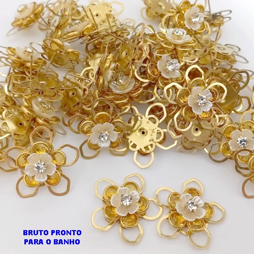 BRINCO NO BRUTO PRONTO PARA O BANHO(117)-BRINCO TODO TRABALHADO EM LATÃO/VIDRO E ZIRCONIA - TAMANHO 26MM / PESO 4.4GR - BRU25255
