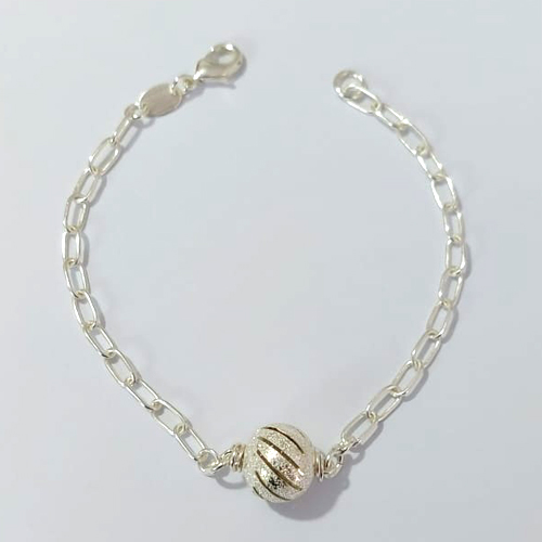 PULSEIRA FOLHEADA A PRATA COM 50 MILÉSIMOS + VERNIZ DIAMOND - PULSEIRA 19CM COM ESFERA - PRA927