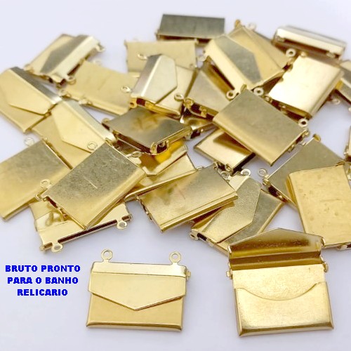 RELICARIO NO BRUTO PRONTO PARA O BANHO(CX176) RELICARIO 100% LATÃO TIPO ENVELOPE 1,8X1,5CM (COM DUAS ARGOLA)) / PESO 2,6GR / BRU25372