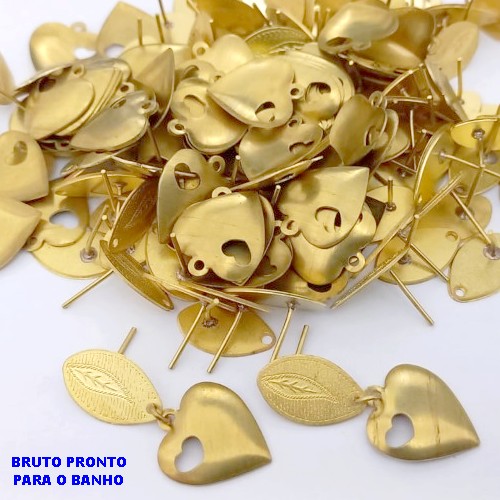 BRINCO NO BRUTO PRONTO PARA BANHO (CX178) (100% LATÃO) -BRINCO COM BASE DE PINO TRADICIONAL COM PINGENTE DE CORAÇÃO - PESO TOTAL 2.2GR - BRU25443