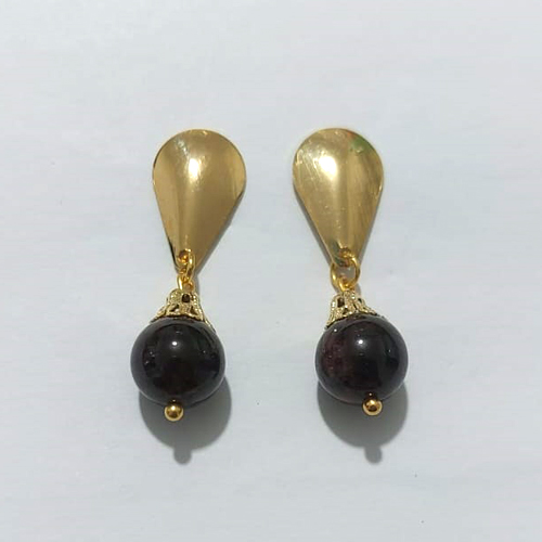 BRINCO FOLHEADO A OURO - BANHADO COM 5 MILÉSIMOS + VERNIZ DIAMOND - BRINCO DE PINO BASE GOTA E PINGENTE EM PEDRA NATURAL 35MM - OURO1315