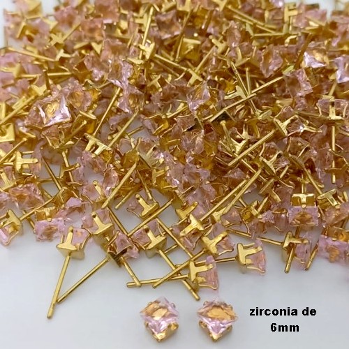 BRINCO NO BRUTO PRONTO PARA O BANHO(pote)- BRINCO DE PINO COM PEDRA DE ZIRCONIA DE 5.5MM QUADRADA - TAMANHO 5.5MM - PESO TOTAL 0,4GR - BRU25579