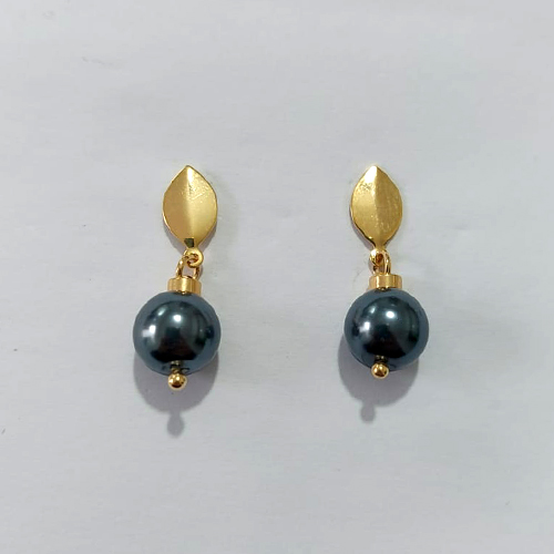 BRINCO FOLHEADO A OURO - BANHADO COM 5 MILÉSIMOS + VERNIZ DIAMOND - BRINCO DE PINO BASE OVAL E PEDRA SINTÉTICA 8MM - OURO1373