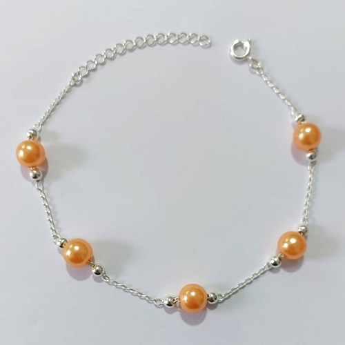 PULSEIRA FOLHEADA A PRATA COM 50 MILÉSIMOS + VERNIZ DIAMOND - PULSEIRA COM PÉROLAS DOURADAS - TAMANHO: 20CM + EXTENSOR - PRA1024