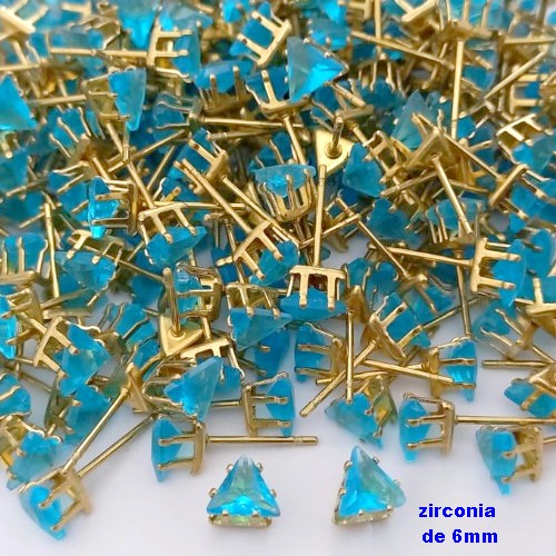 BRINCO NO BRUTO PRONTO PARA O BANHO(pote)- BRINCO DE PINO COM PEDRA DE ZIRCONIA DE 6MM TRIANGULO - PESO TOTAL 0,7GR - BRU25714