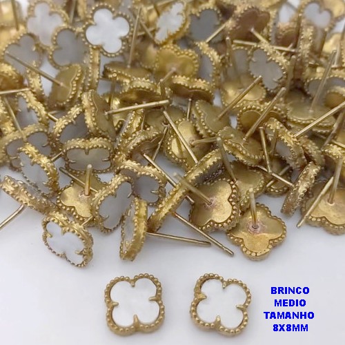 BRINCO NO BRUTO PRONTO PARA O BANHO (pote)  BRINCO DE PINO COM PINGENTE TIPO VAN CLEEF 8x8MM - COMPOSIÇÃO: LATÃO / RESINA - PESO 0,06GR - BRU25754