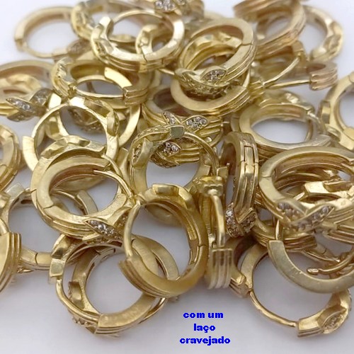BRINCO NO BRUTO PRONTO PARA O BANHO(CX185)- BRINCO ARGOLINHA DE PRESSÃO(TRANQUETA)- TAMANHO 16MM COM UMA FILEIRA DE ZIRCONIA / PESO TOTAL 2.7GR - BRU25786
