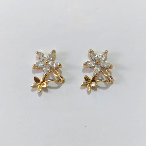 BRINCO FOLHEADO A OURO - BANHADO COM 5 MILÉSIMOS + VERNIZ DIAMOND - BRINCO DE PINO FLOR EM ZIRCÔNIA 20MM - OURO1406