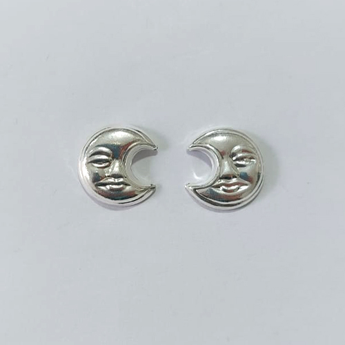 BRINCO FOLHEADO A PRATA COM 50 MILÉSIMOS + VERNIZ DIAMOND - BRINCO DE PINO LUA 18MM - PRA1057