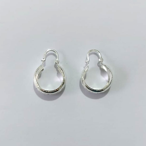 BRINCO FOLHEADO A PRATA COM 50 MILÉSIMOS + VERNIZ DIAMOND - BRINCO DE ARGOLA 17MM - PRA1059