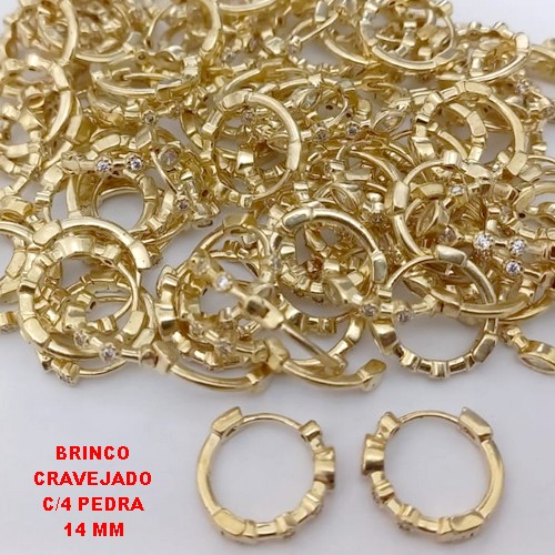 BRINCO NO BRUTO PRONTO PARA O BANHO (CX185) -BRINCO ARGOLINHA DE PRESSÃO(TRANQUETA)CRAVEJADO COM QUATRO OEDRA DE ZIRCONIA - TAMANHO 14MM / PESO TOTAL 1.8GR - BRU25836