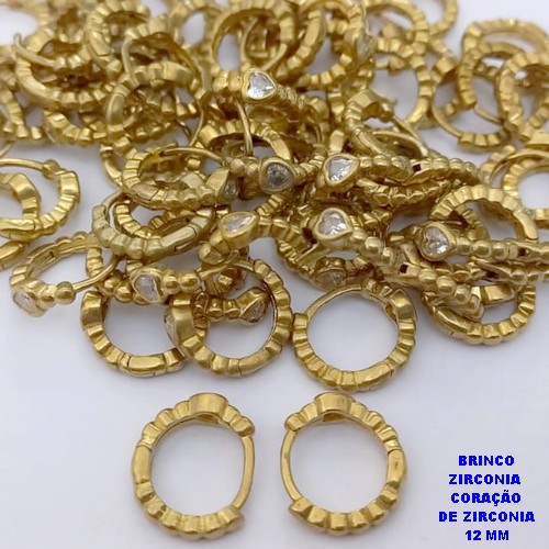 BRINCO NO BRUTO PRONTO PARA O BANHO(CX185)- BRINCO ARGOLINHA DE PRESSÃO(TRANQUETA)- TAMANHO 12MM COM UM CORAÇÃO DE ZIRCONIA / PESO TOTAL 1.8GR - BRU25849