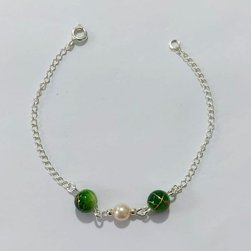 PULSEIRA FOLHEADA A PRATA COM 50 MILÉSIMOS + VERNIZ DIAMOND - PULSEIRA COM PÉROLA - TAM: 17CM - PRA1079