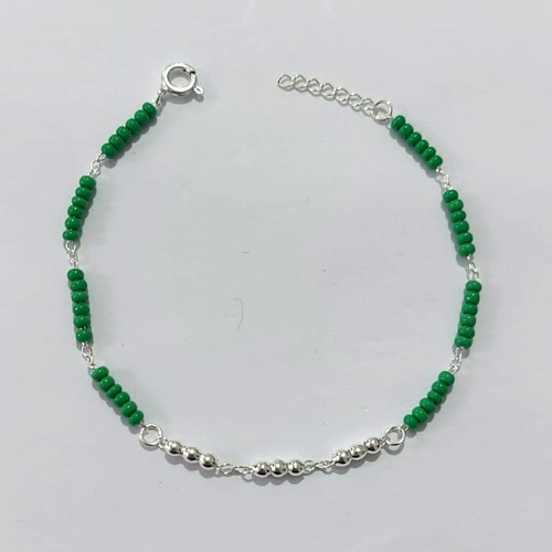 PULSEIRA FOLHEADA A PRATA COM 50 MILÉSIMOS + VERNIZ DIAMOND - PULSEIRA COM MIÇANGAS - TAM: 18CM - PRA1095