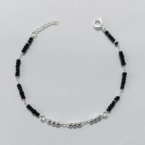 PULSEIRA FOLHEADA A PRATA COM 50 MILÉSIMOS + VERNIZ DIAMOND - PULSEIRA COM MIÇANGAS - TAM: 18CM - PRA1096