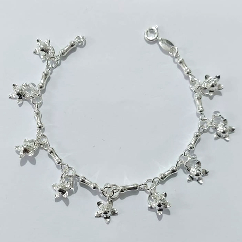 PULSEIRA FOLHEADA A PRATA COM 50 MILÉSIMOS + VERNIZ DIAMOND - PULSEIRA COM FLORES - TAM: 18CM - PRA1097