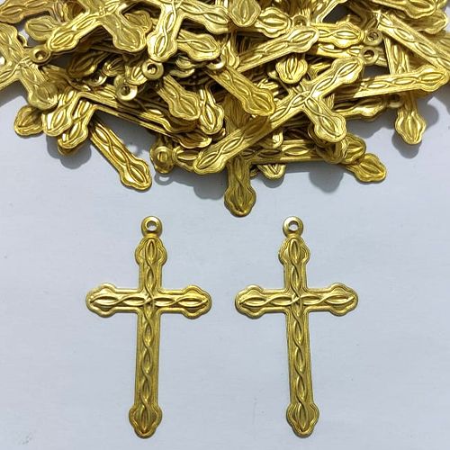 ACESSÓRIO NO BRUTO PRONTO PARA O BANHO - (3.2557A1) CRUCIFIXO 42MM - PESO 1,3GR - COMPOSIÇÃO 100% LATÃO - BRU27015