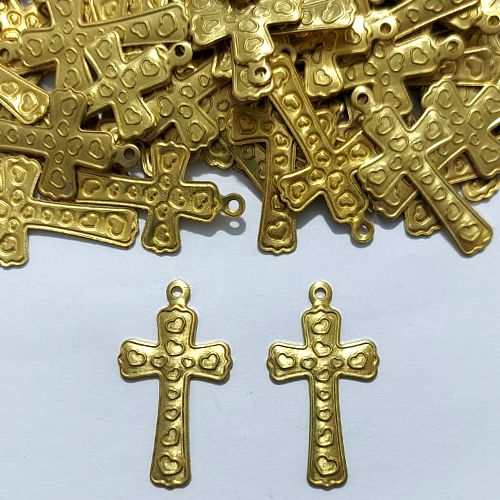 ACESSÓRIO NO BRUTO PRONTO PARA O BANHO - (3.926) CRUCIFIXO CORAÇÕES 25MM - PESO 0,6GR - COMPOSIÇÃO 100% LATÃO - BRU27019