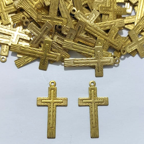 ACESSÓRIO NO BRUTO PRONTO PARA O BANHO - (3.387) CRUCIFIXO 24MM - PESO 0,4GR - COMPOSIÇÃO 100% LATÃO - BRU27020