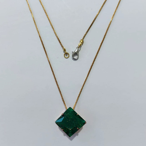GARGANTILHA NO BRUTO PRONTA PARA O BANHO(CX187) - GARGANTILHA COM CORRENTE VENEZIANA 45CM E PINGENTE EM ZIRCÔNIA FUSION QUADRADA VERDE 12MM - PESO: 3,9GR - COMPOSIÇÃO LATÃO / ZIRCÔNIA - BRU27097