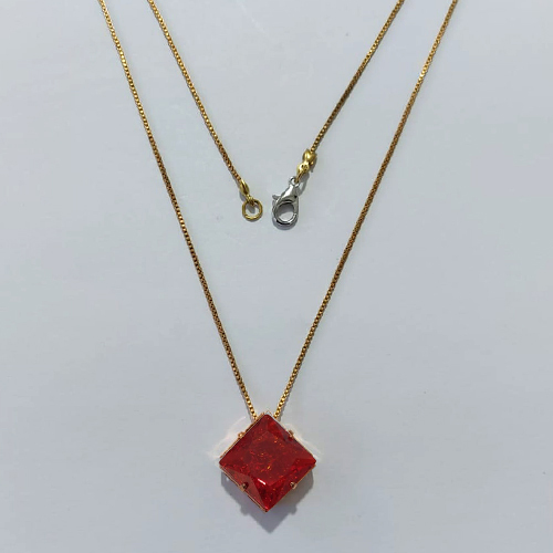 GARGANTILHA NO BRUTO PRONTA PARA O BANHO(CX187) - GARGANTILHA COM CORRENTE VENEZIANA 45CM E PINGENTE EM ZIRCÔNIA FUSION QUADRADA VERMELHA 12MM - PESO: 3,9GR - COMPOSIÇÃO LATÃO / ZIRCÔNIA - BRU27101