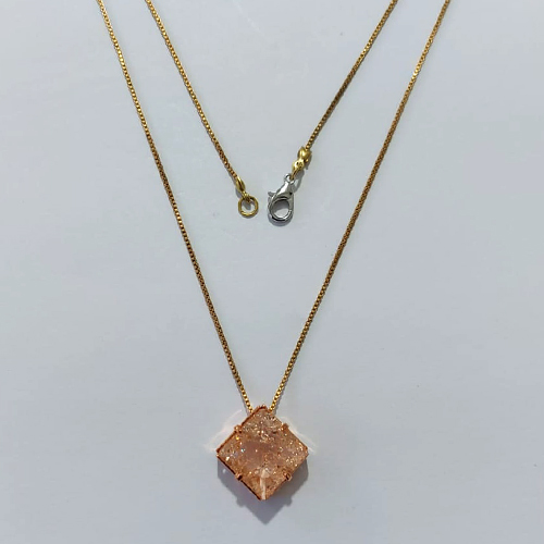 GARGANTILHA NO BRUTO PRONTA PARA O BANHO(CX187) - GARGANTILHA COM CORRENTE VENEZIANA 45CM E PINGENTE EM ZIRCÔNIA FUSION QUADRADA ROSA 12MM - PESO: 3,9GR - COMPOSIÇÃO LATÃO / ZIRCÔNIA - BRU27102