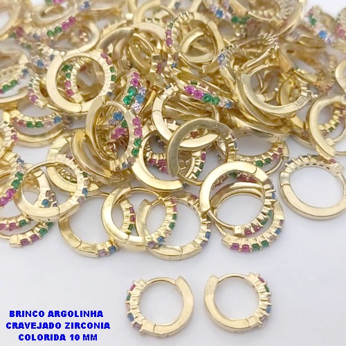 BRINCO NO BRUTO PRONTO BANHO (CX190) - BRINCO CRAVEJADO COM ZIRCONIAS COLORIDAS -TAMANHO 10MM - ARGOLINHA DE PRESSÃO (TRANQUETA) - PESO TOTAL 0,8GR - BRU26707