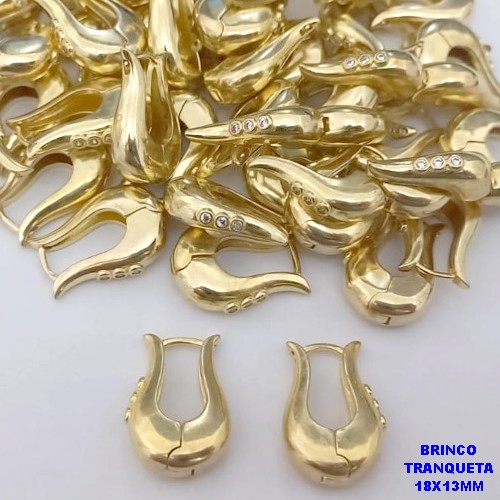 BRINCO NO BRUTO PRONTO BANHO (CX190) - BRINCO NO BRUTO COM TREIS PEDRA DE ZIRCONIA(TAMANHO 18X12MM) - ARGOLINHA DE PRESSÃO (TRANQUETA) - PESO TOTAL 5.1GR - BRU26721