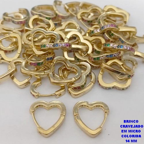 BRINCO NO BRUTO PRONTO BANHO (CX191) - BRINCO ARGOLINHA DE PRESSÃO(TRANQUETA) COM CORAÇÃO CRAVEJADO EM MICRO ZIRCONIAS COLORIDAS -TAMANHO 14MM - ARGOLINHA DE PRESSÃO (TRANQUETA) - PESO TOTAL 1.8GR - BRU26741