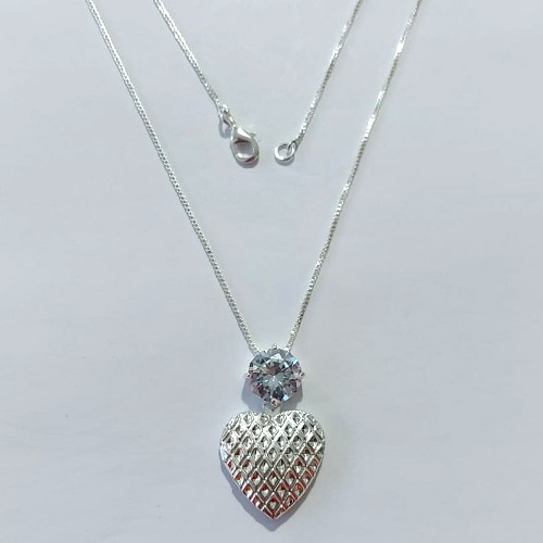 GARGANTILHA FOLHEADA A PRATA COM 50 MILÉSIMOS + VERNIZ DIAMOND - GARGANTILHA COM PINGENTE EM ZIRCÔNIA E CORAÇÃO DUPLO 20MM - PRA1213