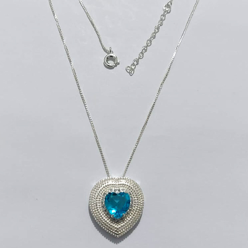 GARGANTILHA FOLHEADA A PRATA COM 50 MILÉSIMOS + VERNIZ DIAMOND - GARGANTILHA COM PINGENTE CORAÇÃO COM ZIRCÔNIA AZUL 23MM - PRA1224