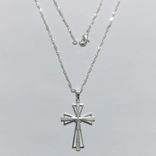GARGANTILHA FOLHEADA A PRATA COM 50 MILÉSIMOS + VERNIZ DIAMOND - GARGANTILHA COM PINGENTE CRUCIFIXO 34MM PRA1231