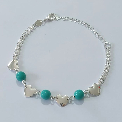 PULSEIRA FOLHEADA A PRATA COM 50 MILÉSIMOS + VERNIZ DIAMOND - PULSEIRA DUPLA 18CM + EXTENSOR - COM ESFERAS E CORAÇÕES - PRA1237