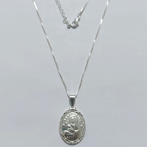 GARGANTILHA FOLHEADA A PRATA COM 50 MILÉSIMOS + VERNIZ DIAMOND - GARGANTILHA COM PINGENTE MEDALHA OVAL SANTA RITA 27MM - PRA1250