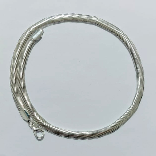 CORRENTE FOLHEADA A PRATA COM 50 MILÉSIMOS + VERNIZ DIAMOND - CORRENTE LACRAIA 6MM COMPRIMENTO 37CM - PRA1275