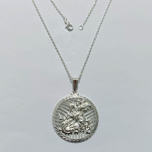 GARGANTILHA FOLHEADA A PRATA COM 50 MILÉSIMOS + VERNIZ DIAMOND - GARGANTILHA CORRENTE 45CM E PINGENTE MEDALHA SÃO JORGE 35MM - PRA1288