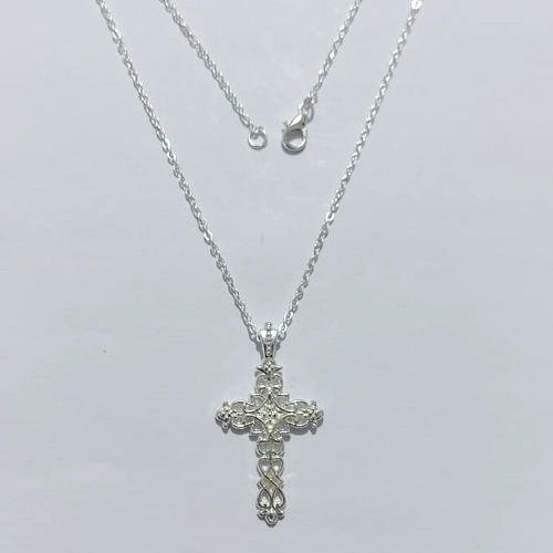 GARGANTILHA FOLHEADA A PRATA COM 50 MILÉSIMOS + VERNIZ DIAMOND - GARGANTILHA CORRENTE 45CM E PINGENTE CRUCIFIXO 38MM - PRA1292
