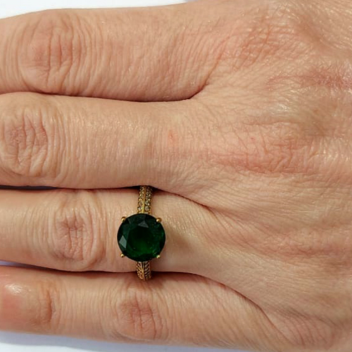 ANEL NO BRUTO PRONTO PARA O BANHO - ANEL CRAVEJADO COM MICROS ZIRCÔNIAS E PEDRA EM ZIRCÔNIA 10MM - PESO DO ANEL 3,5GR (SERÁ ENVIADA A COR DISPONÍVEL EM ESTOQUE) - ANEL000658