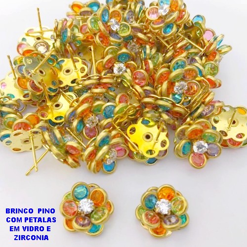 BRINCO NO BRUTO PRONTO PARA O BANHO - (CX195) (AV) BRINCO DE PINO FLOR CRAVEJADA EM VIDRO E ZIRCÔNIAS COLORIDAS 15MM - PESO TOTAL 2,4GR - COMPOSIÇÃO: LATÃO / ZIRCÔNIA - BRU29157