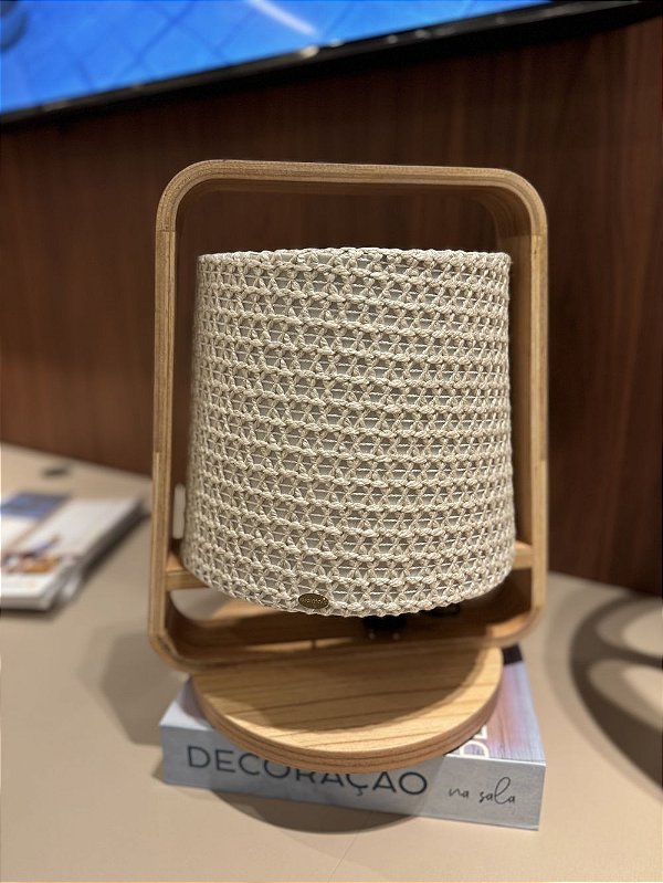 Abajur Emy base Madeira com Cúpula Tricot