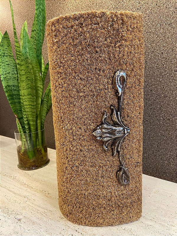 Capacho De Fibra de Coco Natural Luxo - Flor de Liz Bronze Lateral