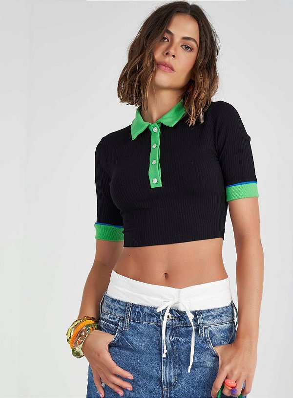 BLUSA COLCCI GOLA POLO CROPPED CANELADA - PRETO