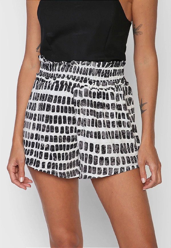 SHORT ESTAMPADO COLCCI - BRANCO + PRETO