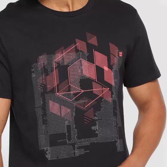 CAMISETA ARAMIS ESTAMPA CUBO - PRETO