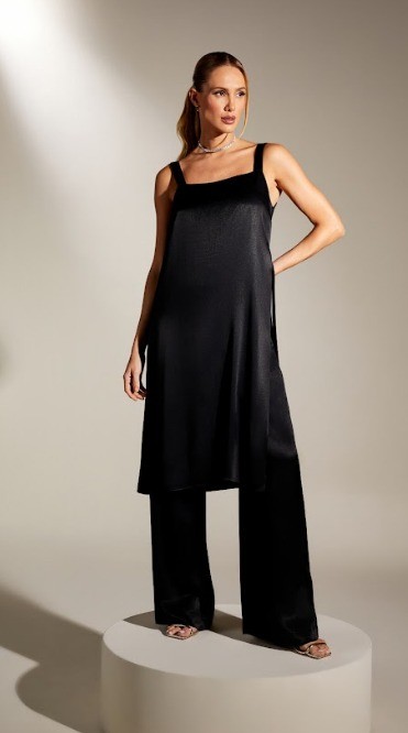 TUNICA RAMO SELVAGEM  EM CREPE DE VISCOSE ACETINADA - PRETO