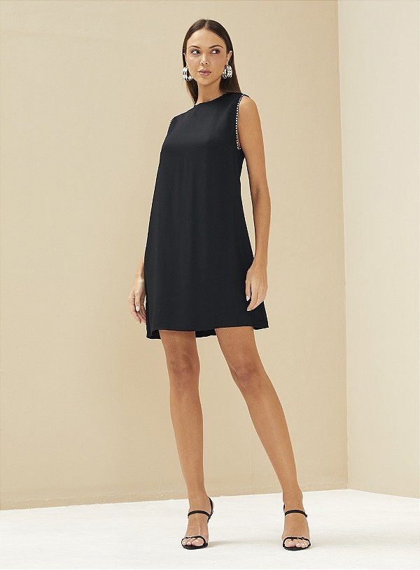 VESTIDO FORUM RETO COM APLICAÇAO NAS MANGAS PRETO