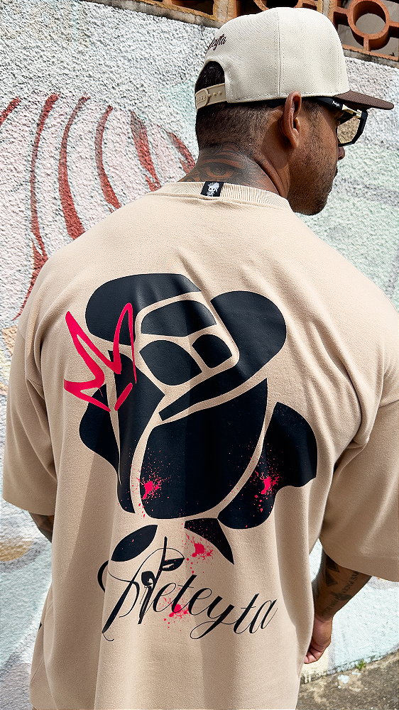 Camiseta Oversized Flor Preta