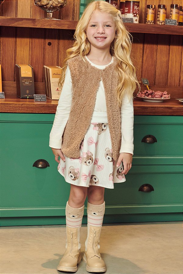 Trio Lovely de Blusa em Cotton Colete em Pelo Carneirinho e Saia em Termoskin - Kukiê