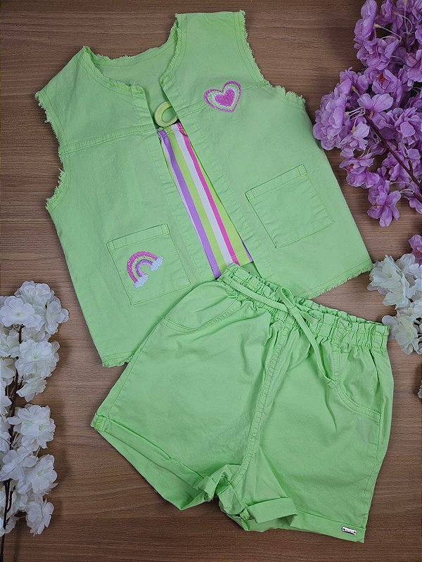 Trio de Cropped em Fly Tech com Colete e Shorts em Sarja Daryl com Elastano Verde Infanti